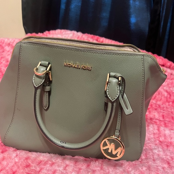 Michael Kors Purse - Picture 1 of 3